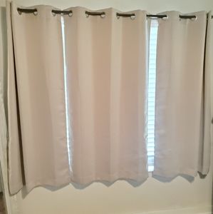 Black-out grommet curtain panel